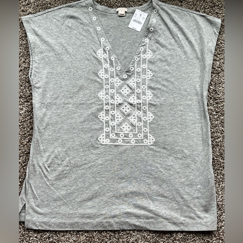 NWTs J Crew Light Grey Eyelet V Neck T Shirt Sz  M